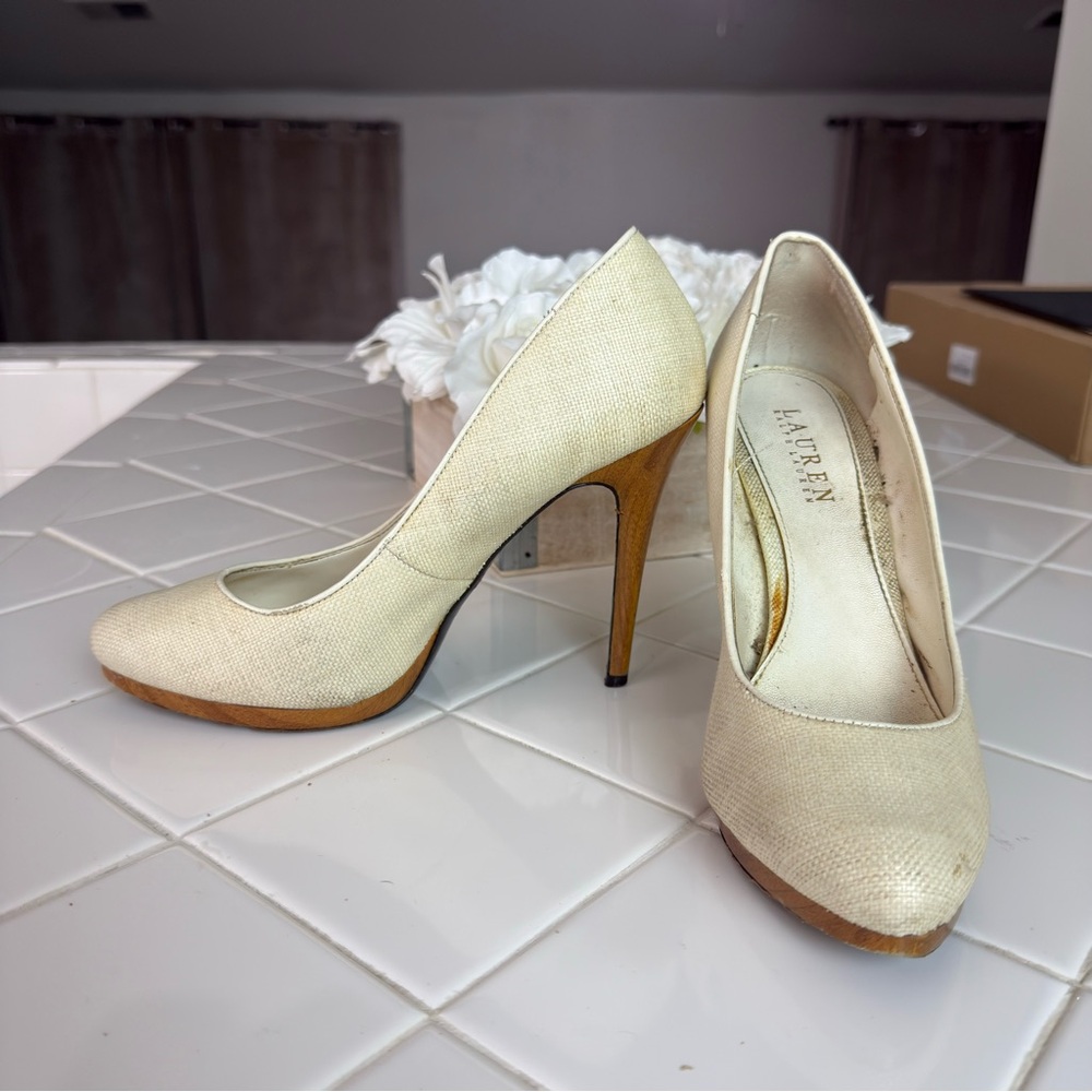 Lauren Ralph Lauren Cream Beige High Heel Pumps Size 7.5